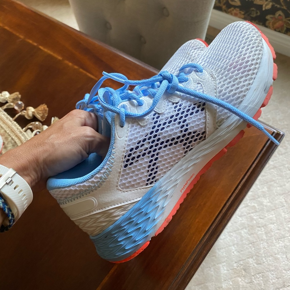 ASICS Roadhawk FF2